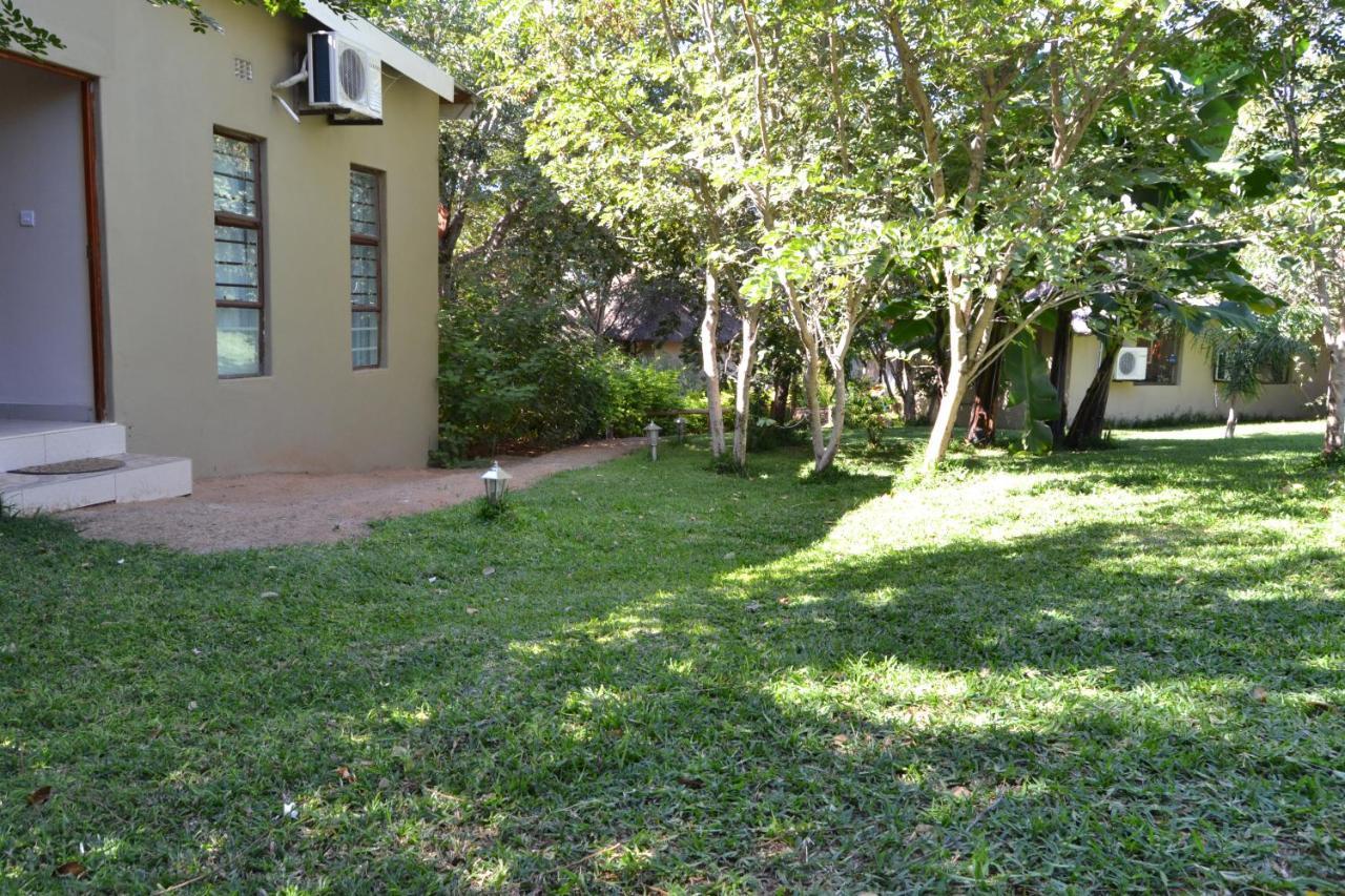 Chobe Sunset Chalets Lesoma Bagian luar foto