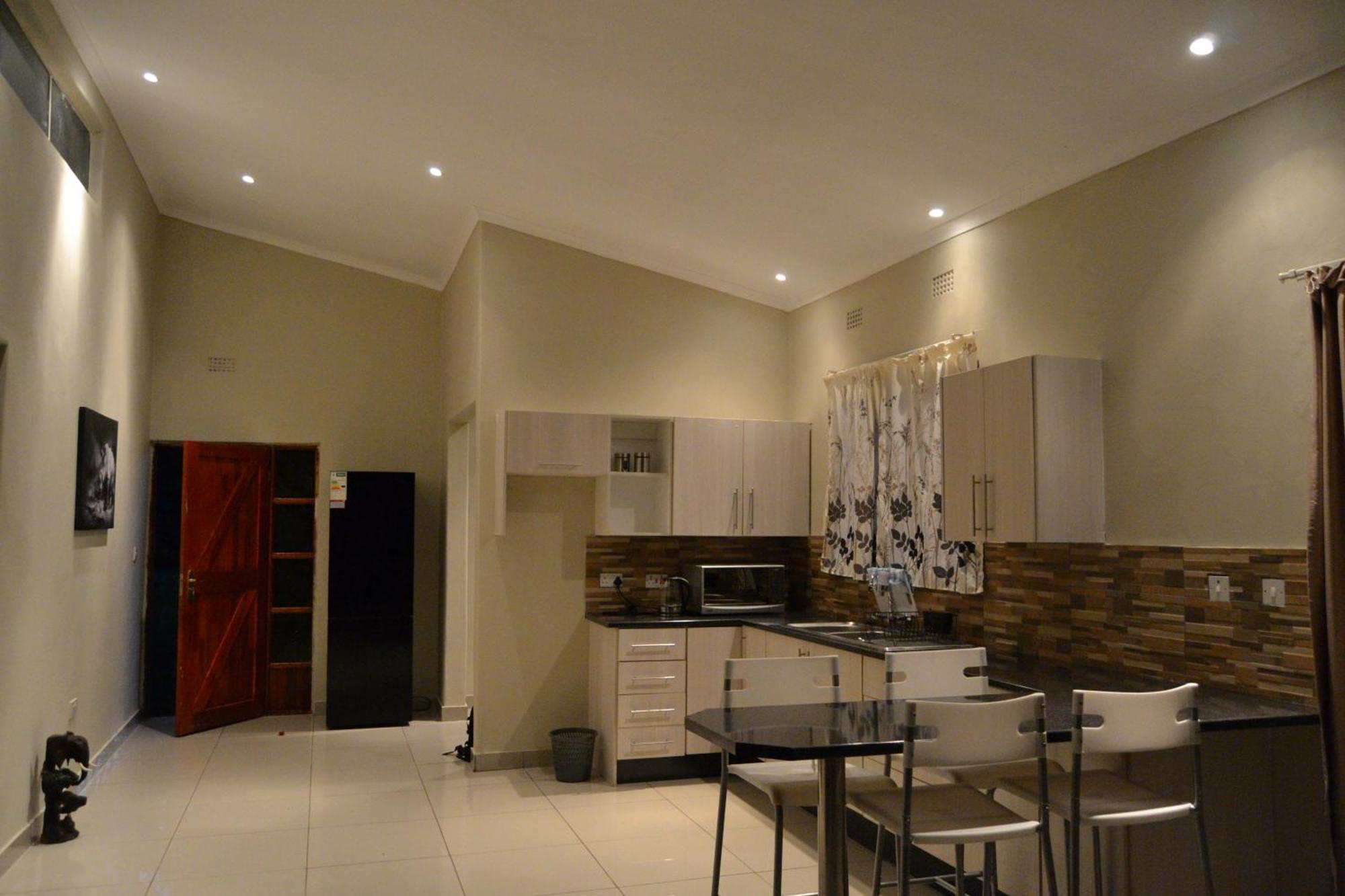 Chobe Sunset Chalets Lesoma Bagian luar foto