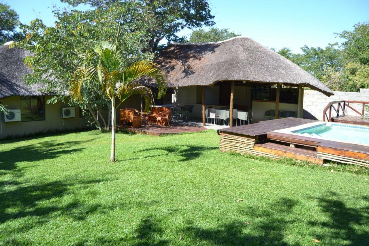 Chobe Sunset Chalets Lesoma Bagian luar foto