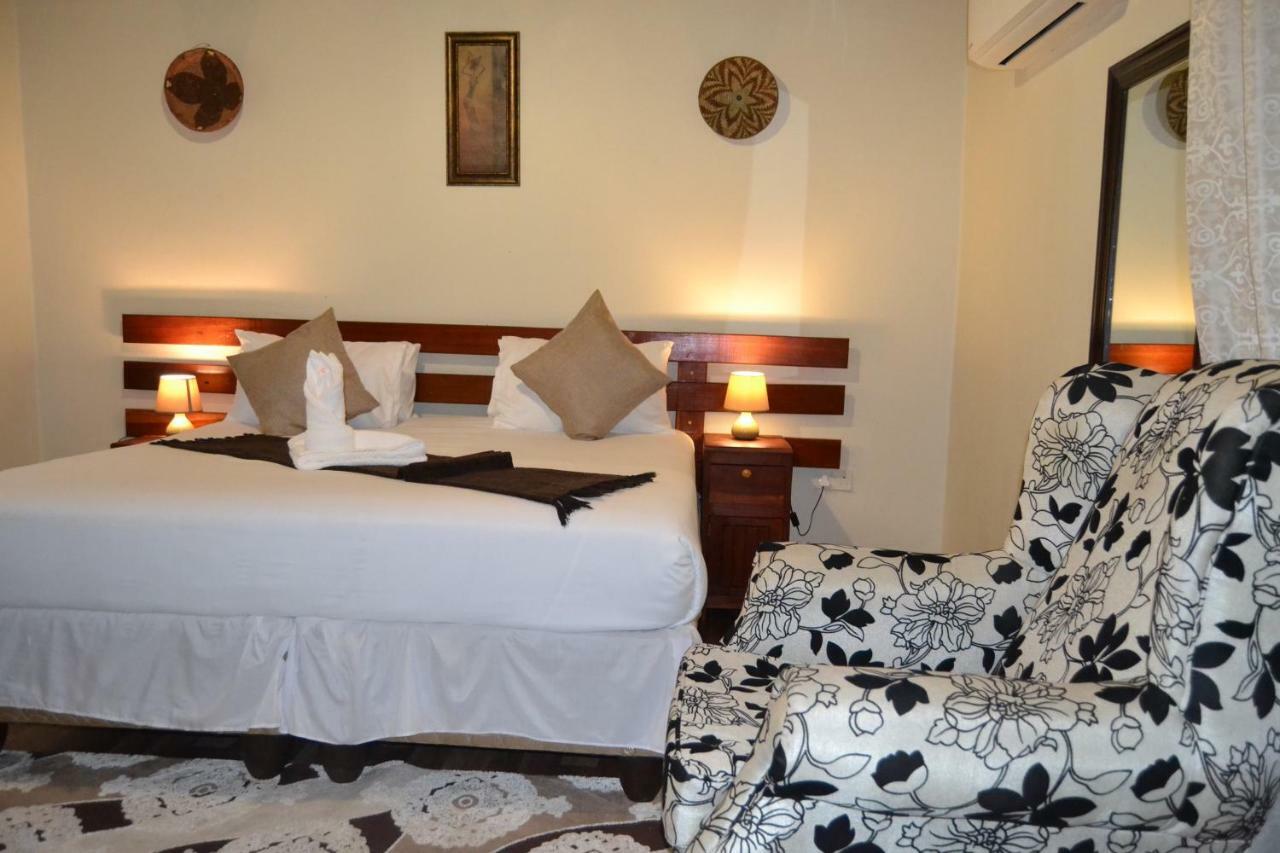 Chobe Sunset Chalets Lesoma Bagian luar foto