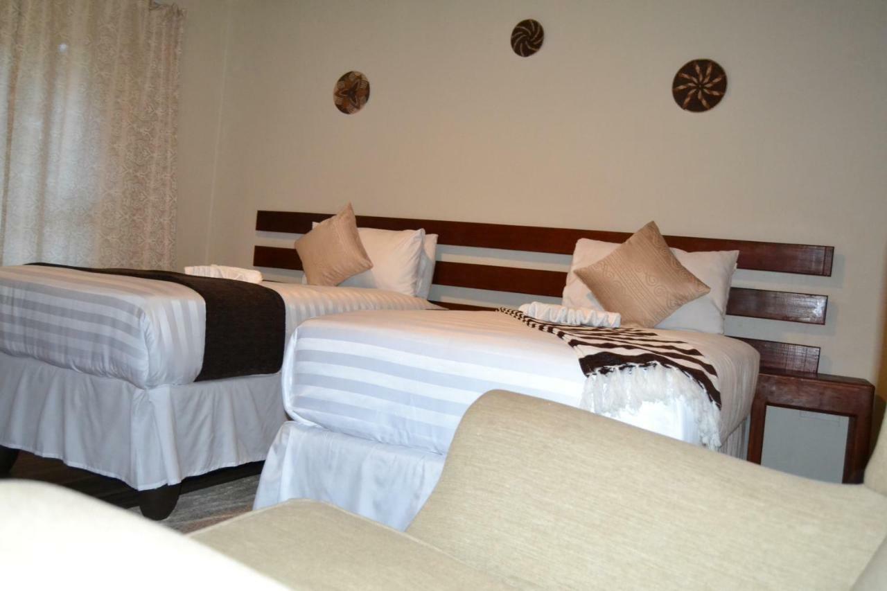 Chobe Sunset Chalets Lesoma Bagian luar foto