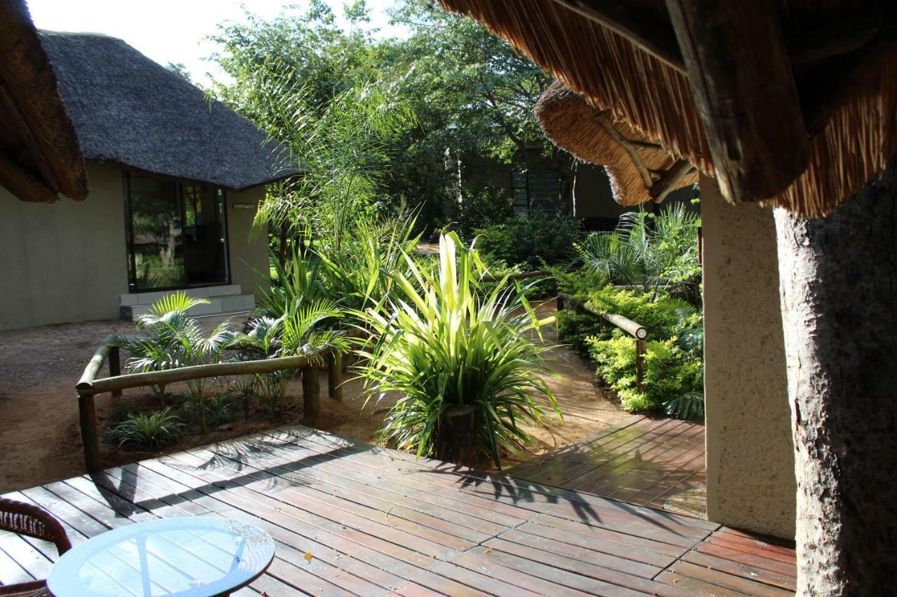 Chobe Sunset Chalets Lesoma Bagian luar foto