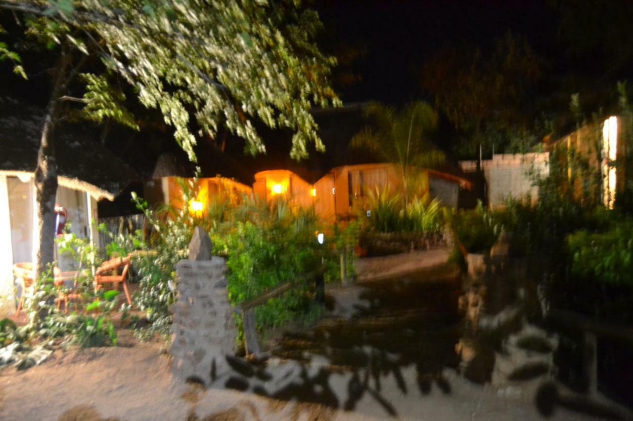 Chobe Sunset Chalets Lesoma Bagian luar foto