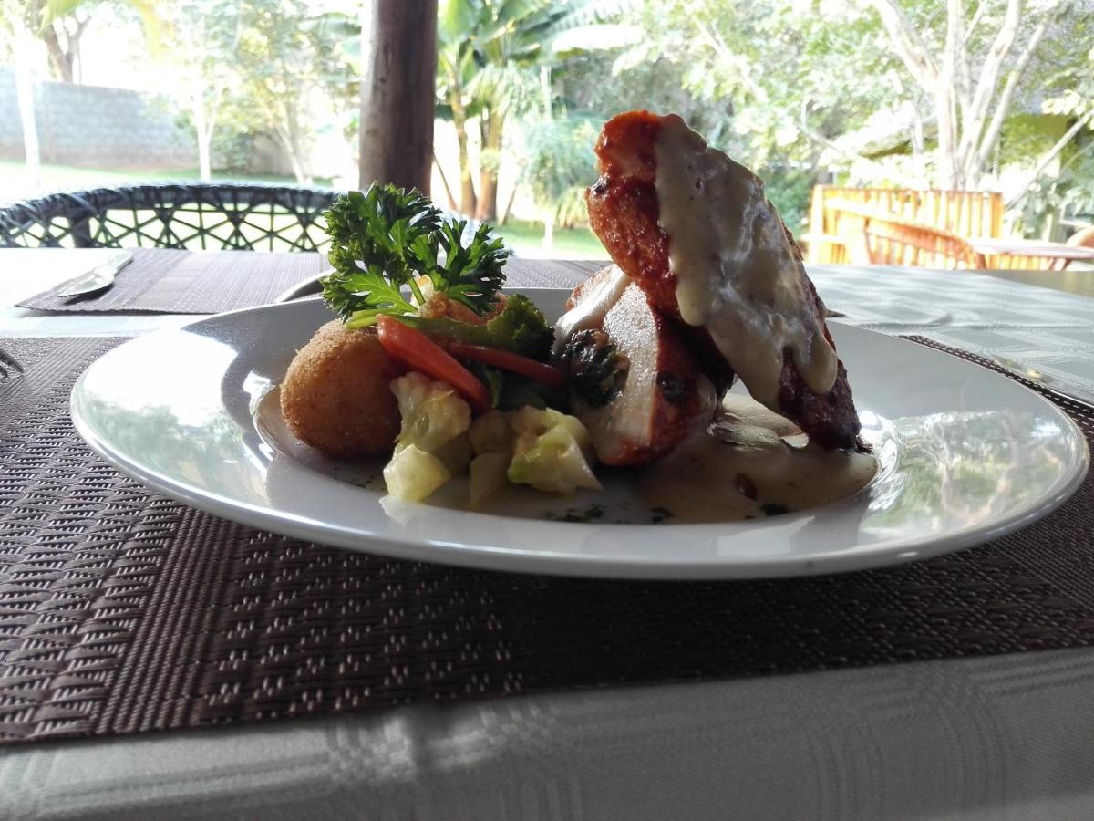 Chobe Sunset Chalets Lesoma Bagian luar foto